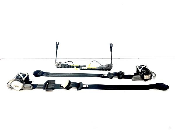 Juego de cinturones con pretensores de Fiat 500 del año 2016 - 2026(07356548850 - 34251778A - 07356548870 - 34251779A - 34022870C - 34022871C).